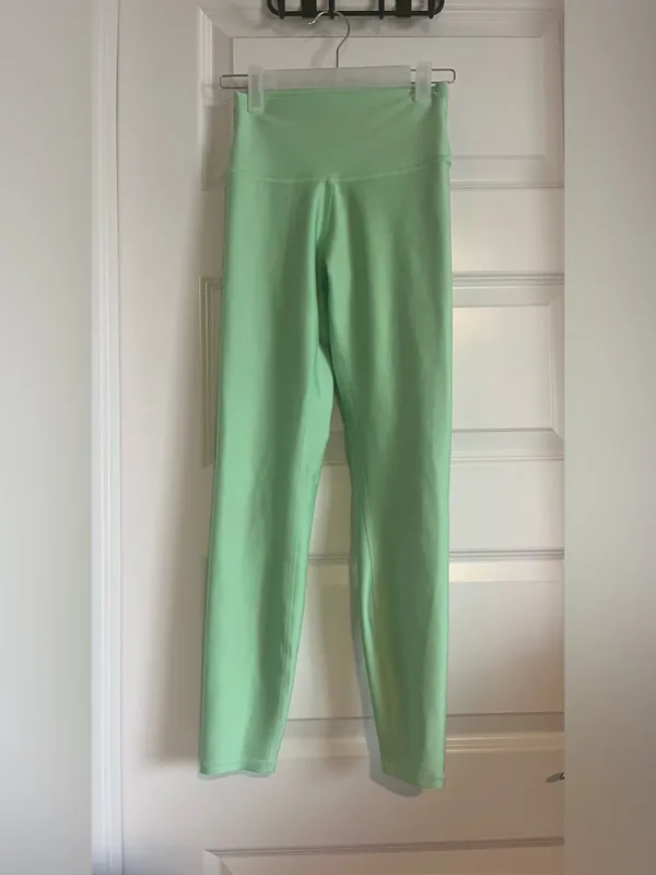 Alo airlift high rise leggings in ultra mint - Image 4