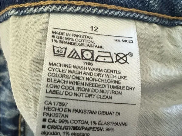 Old Navy High Rise OG Straight Cuffed Denim Jean Short Women’s 12 - Image 6