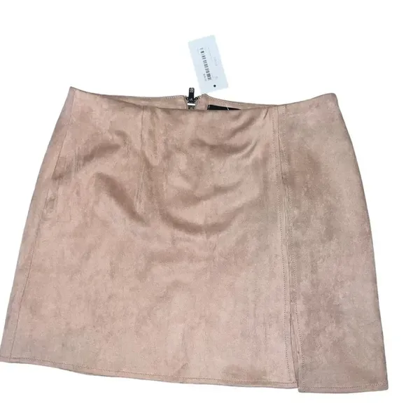 NWT Fab'rik Mocha Suede Skirt‎ Size Small - Image 2