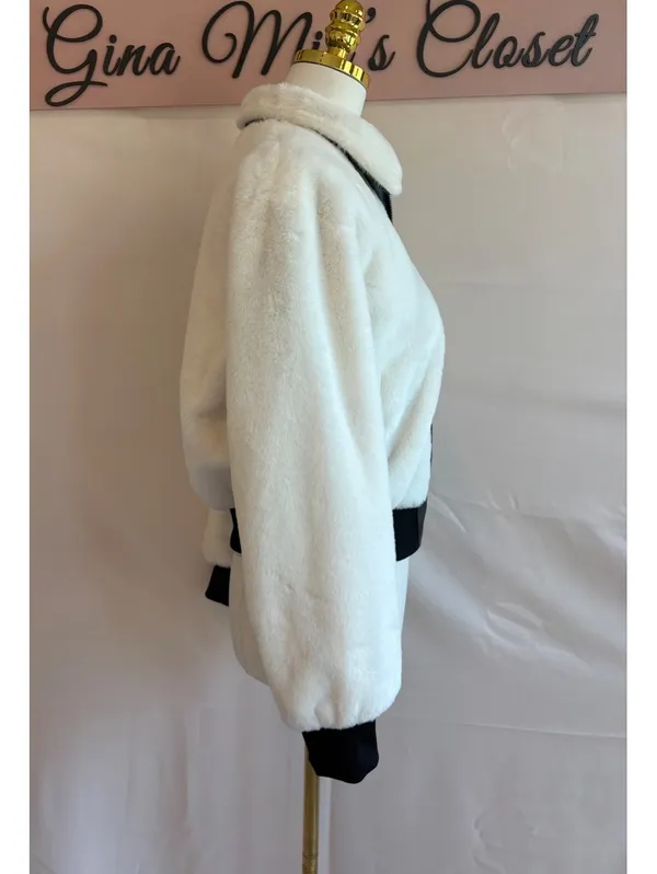 Vigoss Women's Small White Faux Fur Bomber Jacket with Black Trim - Image 3