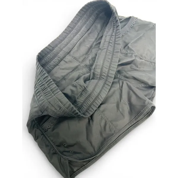 Lululemon 6 Hotty Hot Black Shorts Girly Scalloped Detail Running Activewear - Image 4