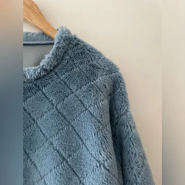 Zara Blue Quilted Soft‎ Faux Fur Fleece Cropped Crewneck Sweatshirt Sweater - Image 6