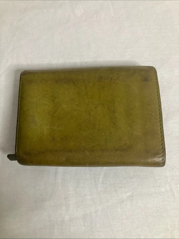 HOBO Olive-Toned Green Leather Kiss-Lock Wallet - Image 8