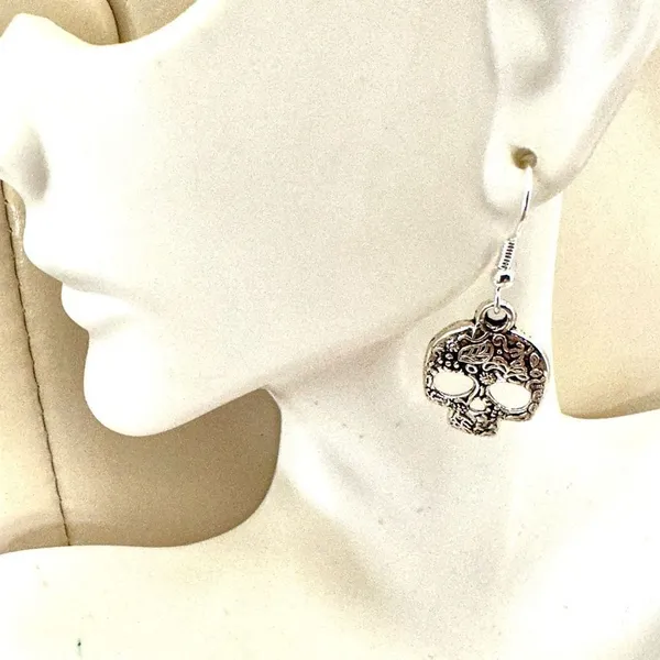 Silver tone skeleton necklace and earrings set Silver - Image 7