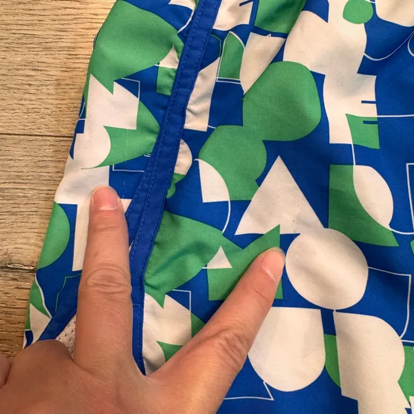 Under Armour Women's‎ Running Shorts Size Large L Blue Green White Graphic Lined - Image 9