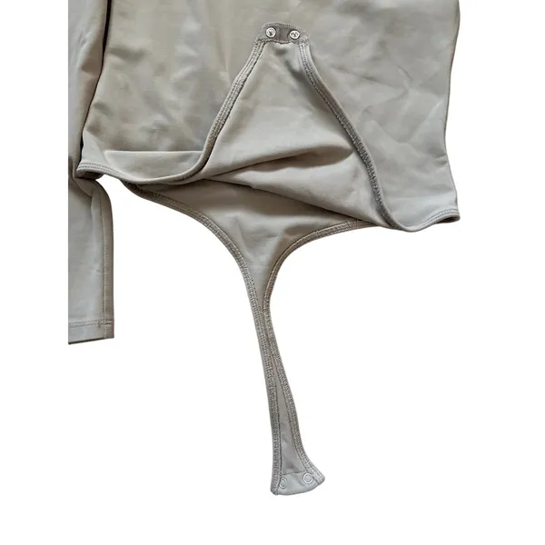 Aritzia Babaton Contour Squareneck Longsleeve Bodysuit Nude Size Small - Image 8