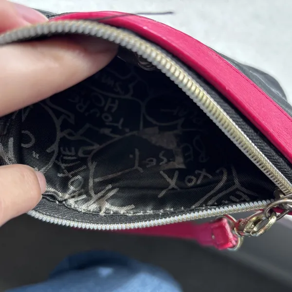 Betsey Johnson Quilted Heart Wristlet Wallet – Black & Pink Y2K Era‎ - Image 5