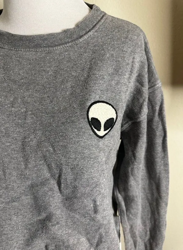 Grey alien long sleeve cropped sweater - Image 2