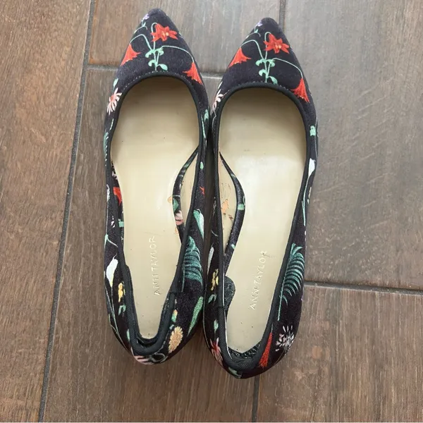 Black Floral Velvet Block Heel Ann Taylor Shoes size 6.5M - Image 3