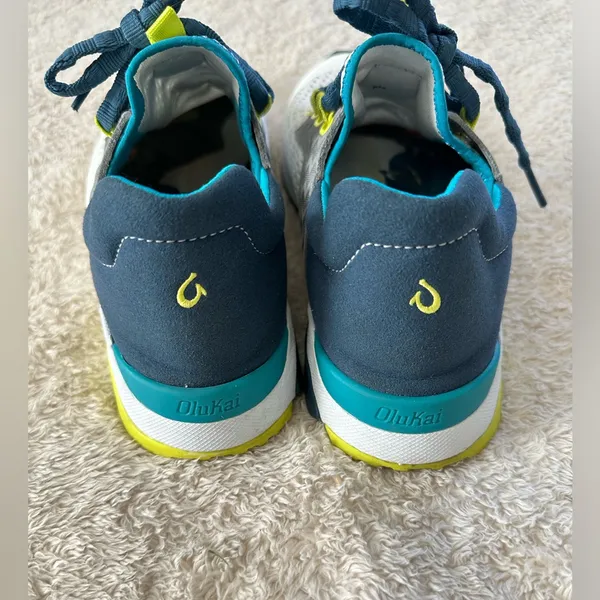 Olukai Wailuku Women’s Athletic Shoes size 7.5 white lagoon color - Image 4