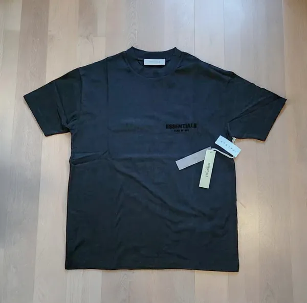 Essential Fear of God shirt & shorts set smal - Image 2