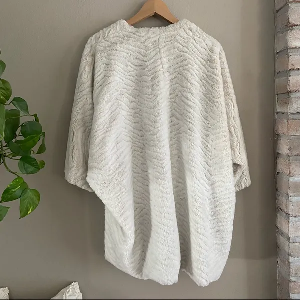 ANTRHO Faux Fur‎ Cocoon Cardigan - Image 5