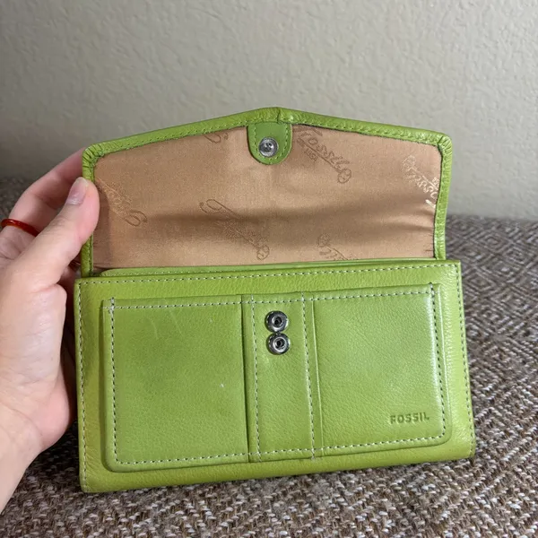 Fossil Green Leather Wallet - Image 6
