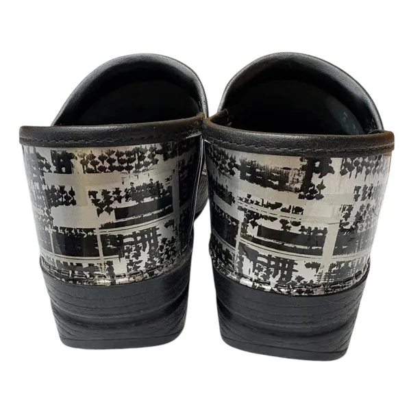 Dansko Women's Black Silver Metallic Abstract‎ Crisscross Workwear Clogs 38 - Image 4