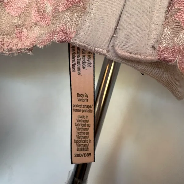 Victoria's Secret Pale Pink Lace-Trim Push-Up Bra - Image 4