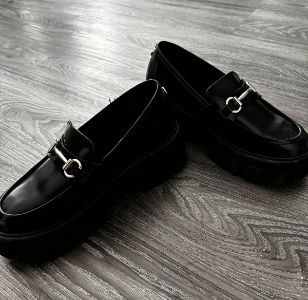 Steve Madden Black Platform Shoes - Image 4