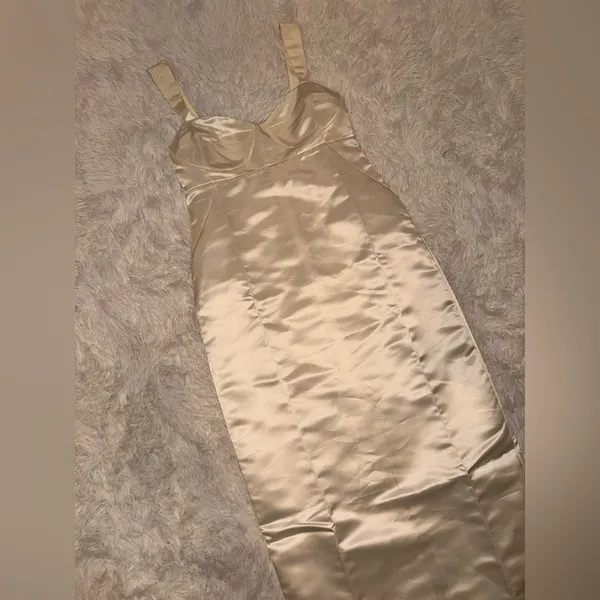 NEW REFORMATION Willy satin cream sleeveless gown Sz 8 - Image 3