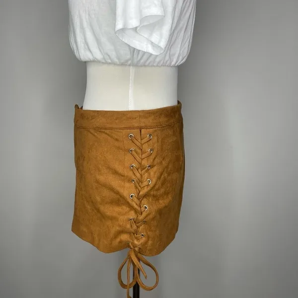 En Créme- Brown Suede Shorts w/ Cross Ties on Side - Image 7