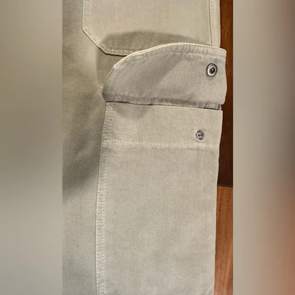 Zara Women's Beige Flat Front Cargo Pants - Image 6