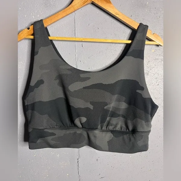 Aerie offline black and red camo keyhole back sports bra bundle. Both size XXL - Image 3