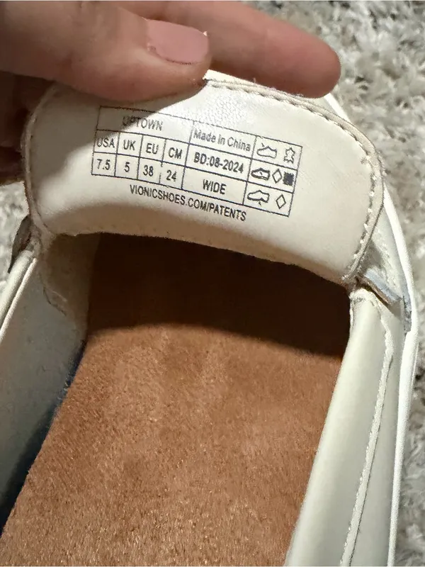 vionic Cream Leather Platform Penny Loafers for women size 7.5 - Image 5