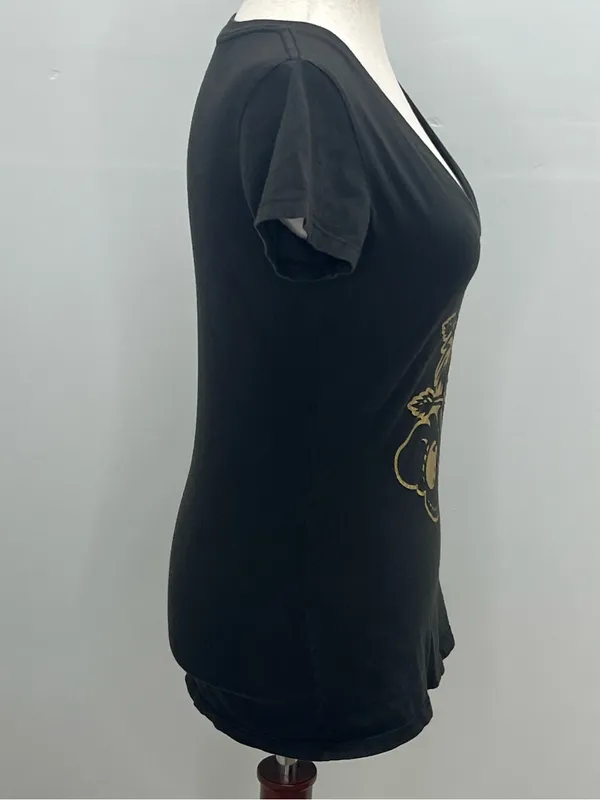 Blue 84 Wichita State Shockers Women’s Graphic V-Neck Black/Gold T-Shirt Small - Image 5