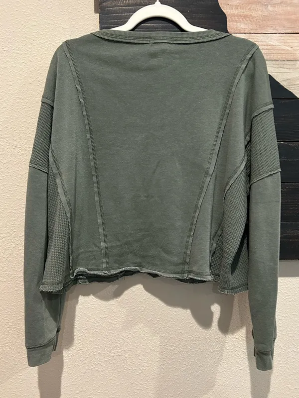 Altar'd State Green Raw Hem Waffle Knit Pullover Oversized Cropped Sweatshirt - Image 6