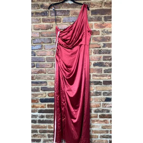 NWT Lulus Dreaming of Elegance Wine Red Satin One-Shoulder Maxi Dress Size XL - Image 3