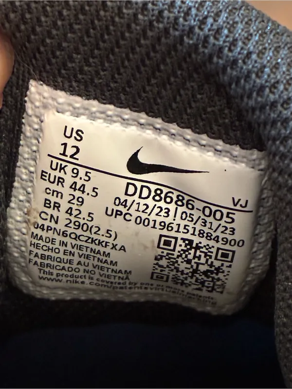 Nike Air Zoom Winflo 9 Shoes Women’s 12 Sneakers Grey Metallic Copper - Image 5