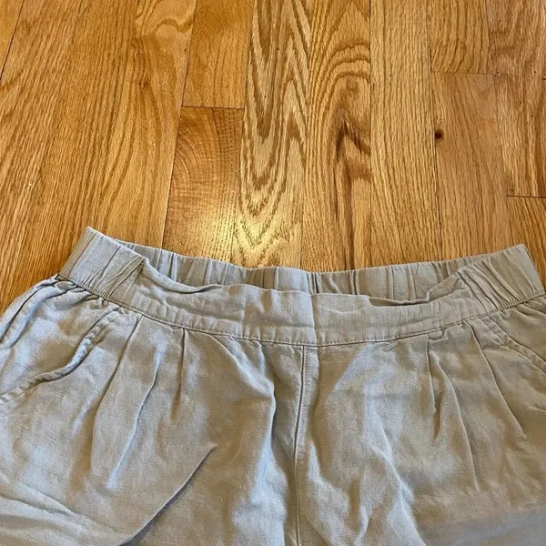 A new day‎ khaki shorts size medium elastic waist - Image 3