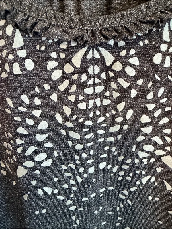 Lululemon short sleeve Top, grey size 12 - Image 10