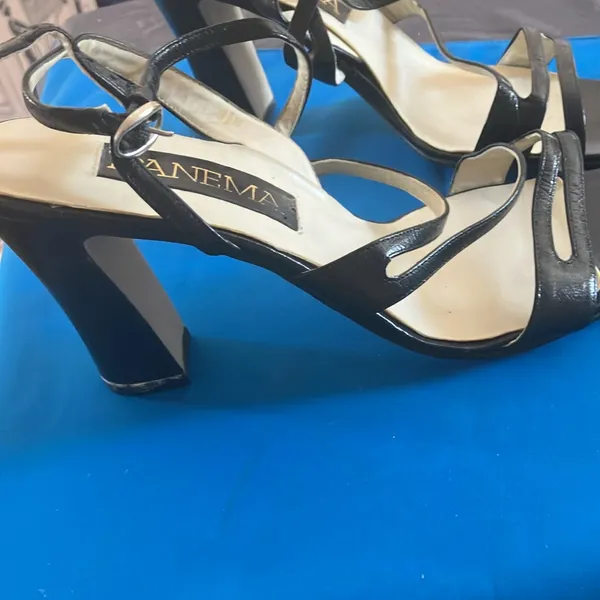 FINAL MARKDOWN Ipanema Women's Black Strappy Sandals 8 1/2 - Image 2