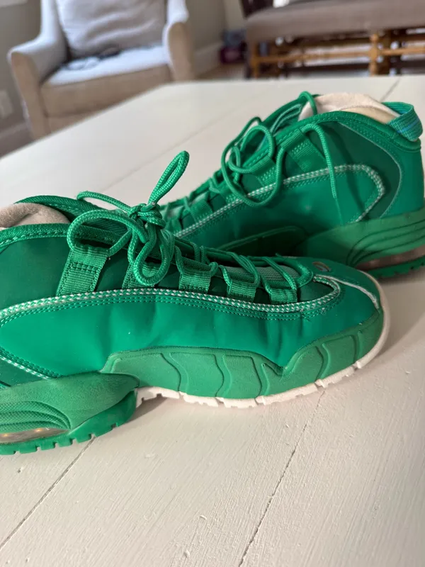 Nike Air Tennis Shoes size 6 youth - Image 8