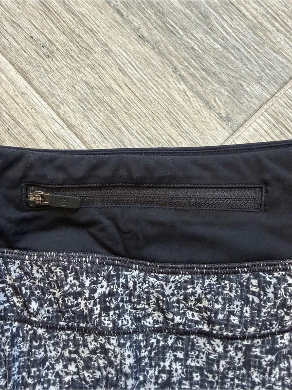 Lululemon Athletica Soundwave White Black Quick Pace Skirt Skort Women's Size 4 - Image 5