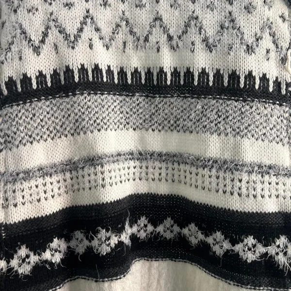 American Vintage Y2K Fuzzy Thick Cardigan Aztec Print Black and White Open Front Size Small - Image 7