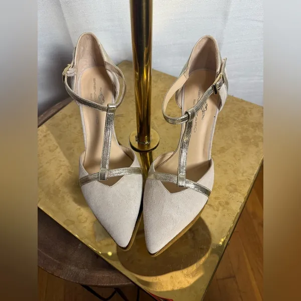 Brenda Zaro Elegant Tan and Gold Heels with Metallic Accents 7.5 - Image 2