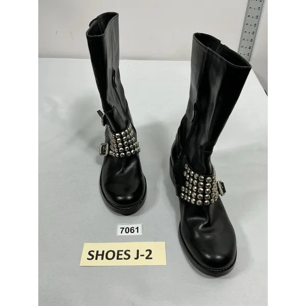 Womans new BCBG Halen Moto Style Boots Size 7 Black Studs Block Heel - Image 3