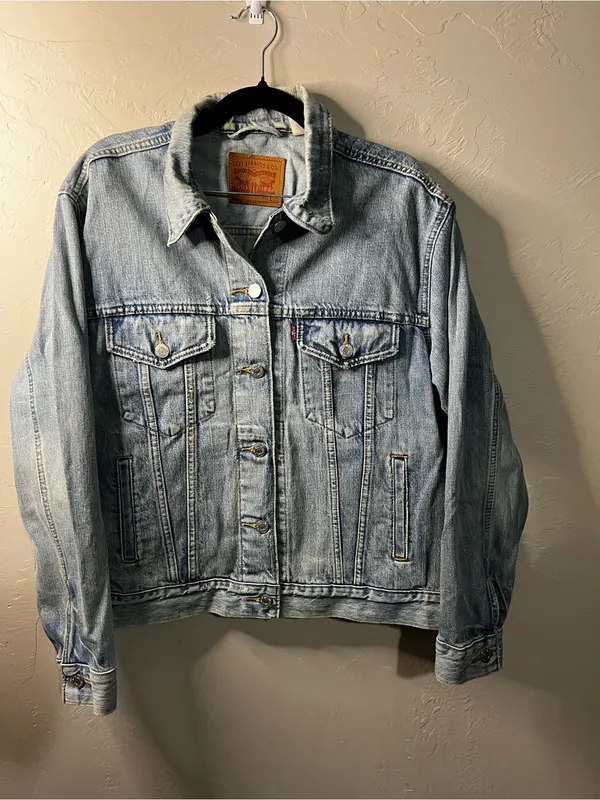 Levi’s Women’s Classic Trucker Light Wash Classic Distressed Denim Jean Jacket - Image 2