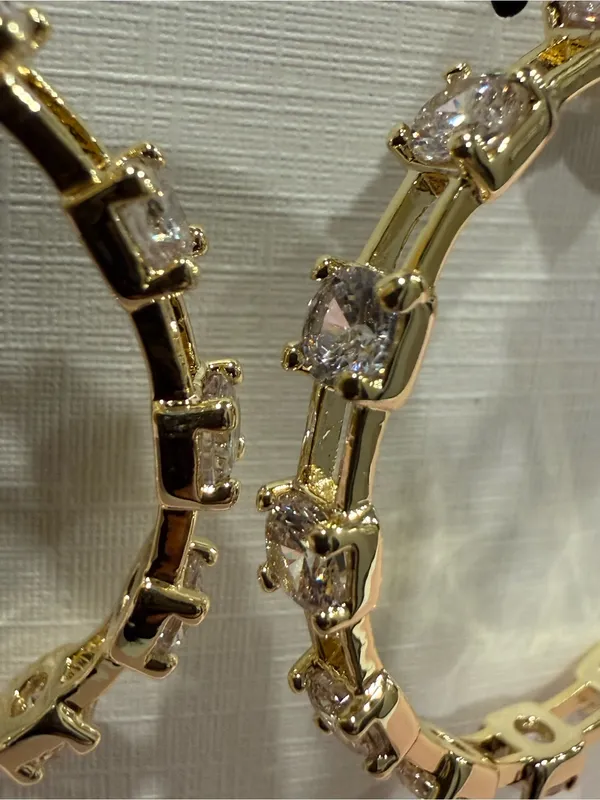 Kendra Scott | Gold Plated Crystal Hoop Earrings | Medium - Image 4