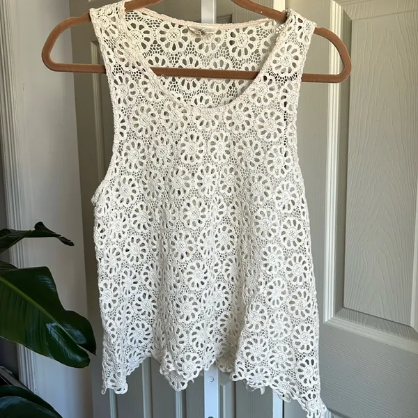 Urban Outfitters Pins & Needles Daisy Crochet Tank Size L - Image 2