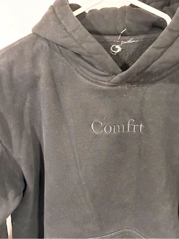 COMFRT Signature Hoodie in Black Oversized Pullover Hoodie Sweatshirt - Image 2