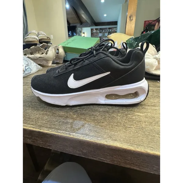 Nike Air Max INTRLK‎ Lite Women's Shoes in black and white Size 8 - Image 2