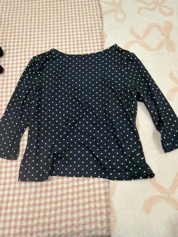 black and white polka dot quarter length top - Image 2