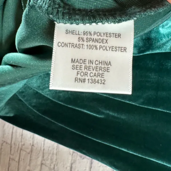 ModCloth Green Crushed Velvet Vneck Short sleeve Swing Dress‎ Womens size small - Image 6