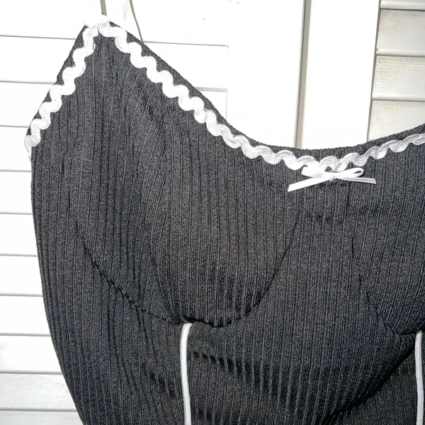 Romwe Black and white top - Image 2