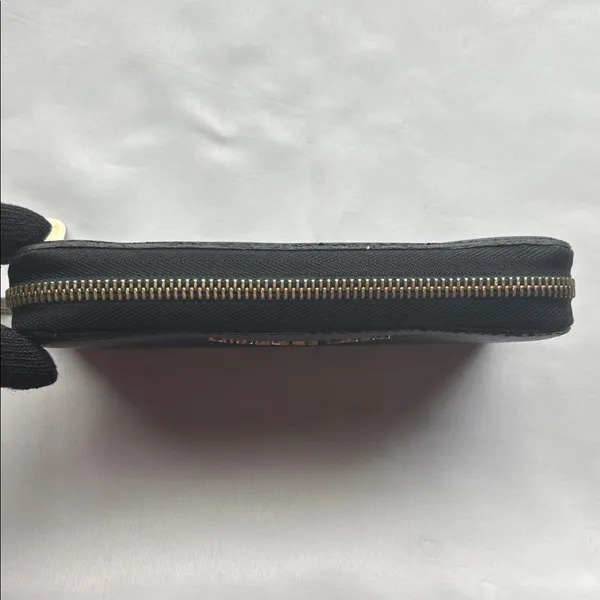 Michael Kors Leather Zip Around Wallet / Wristlet Black GUC - Image 7