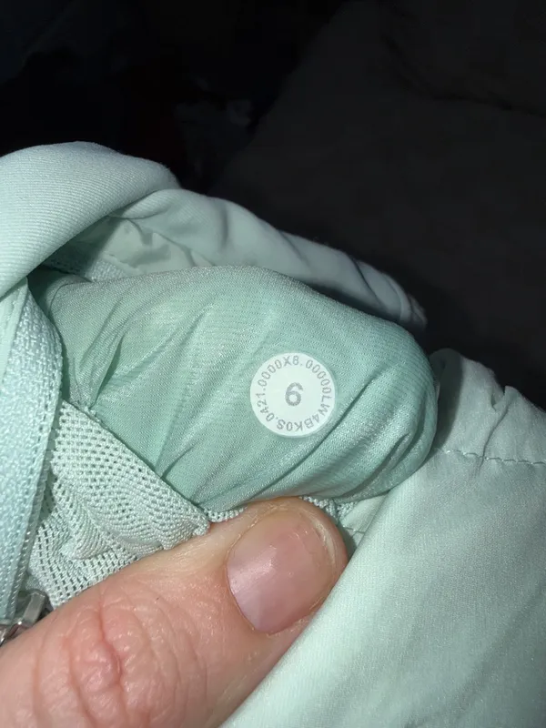 Lululemon Down for It All Jacket
Delicate Mint‎ size 6 - Image 4