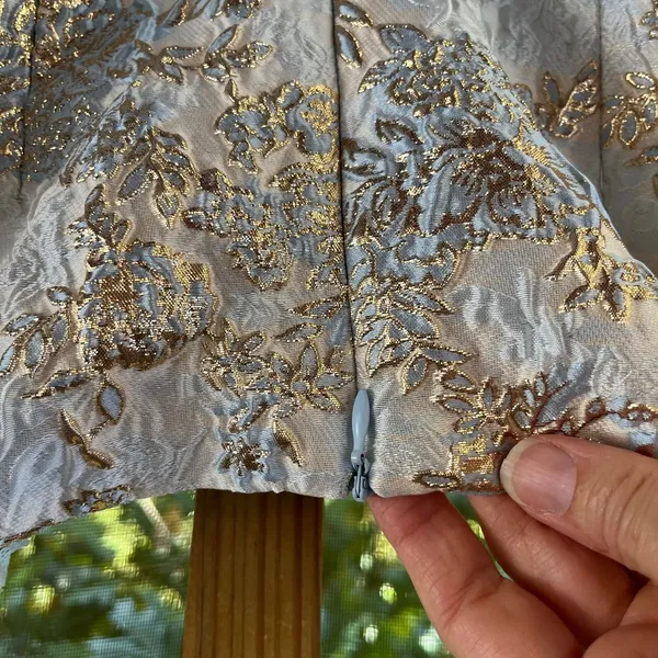 Sugar Thrillz Tea And Circumstance Brocade Mini Dress Blue & Gold Size XL. NEW! - Image 4