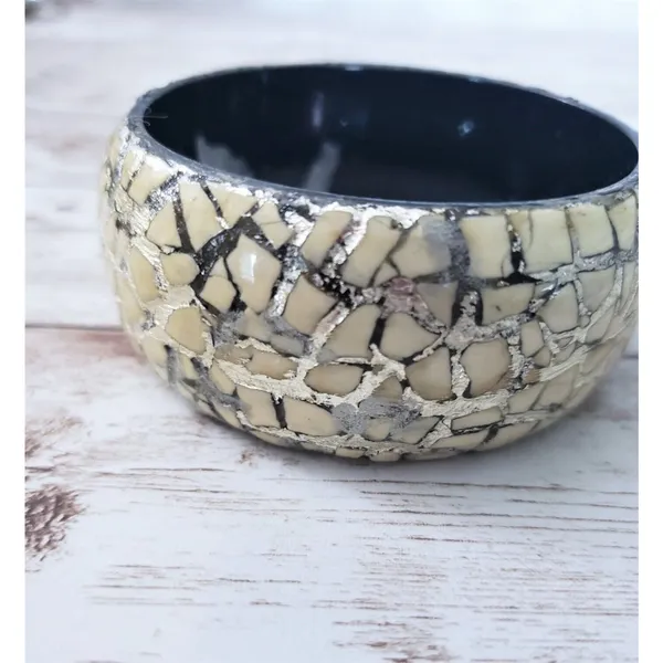 Vintage Bracelet - Dark Cream & Silver Tone Crackled Design (Damaged) - Image 4