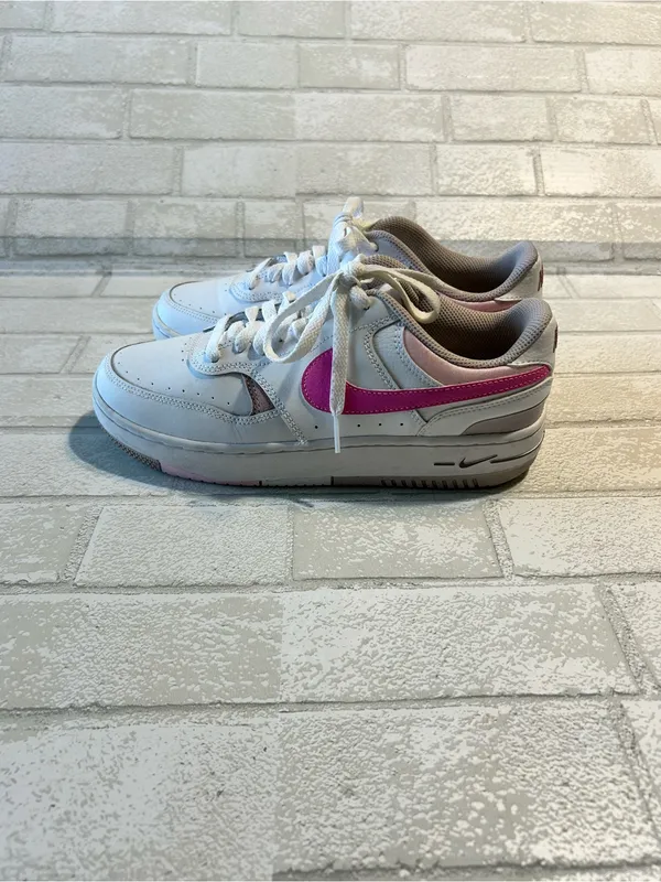 Nike Gamma Force Women's White & Pink Low-Top Sneakers - Image 5